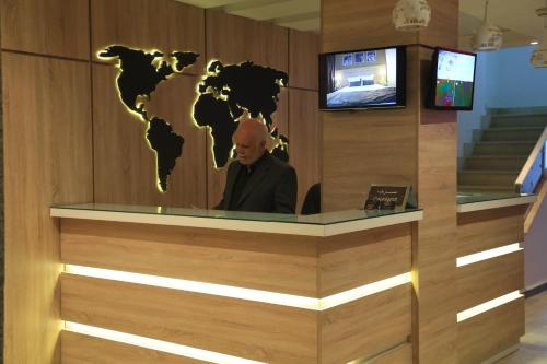 MONDIAL HOTEL