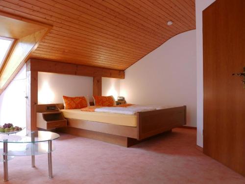 Ένα ή περισσότερα κρεβάτια σε δωμάτιο στο Gästehaus Gaby