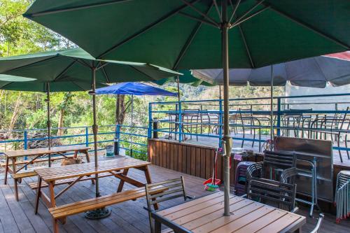 Μπαλκόνι ή βεράντα στο PULI GuanPu Fallsview Stay House