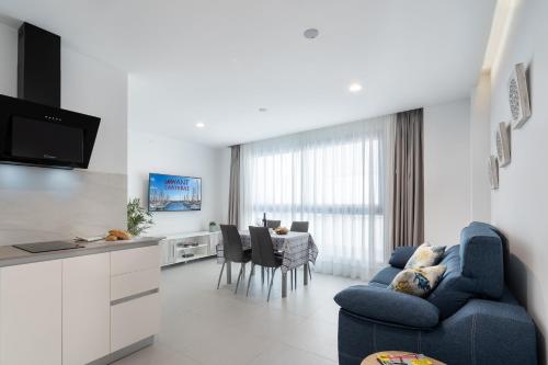 VV LOYANT CANTERAS "by henrypole home"