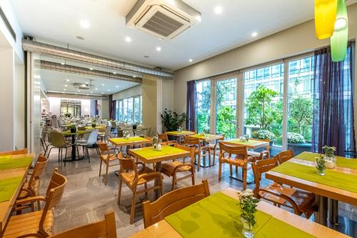 Restoran atau tempat makan lain di Polis Grand Hotel