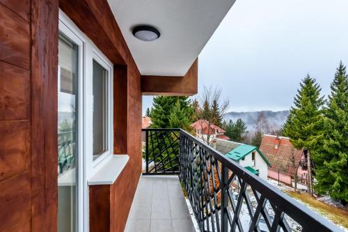 Un balcón o terraza de Apartmani “LAZAR” i “LENA”