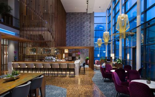 ห้องอาหารหรือที่รับประทานอาหารของ Radisson Blu Hotel Lietuva