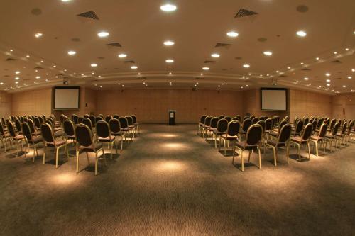 Espace de conférence ou salle de réunion dans l'établissement Radisson Blu Palace Resort & Thalasso, Djerba