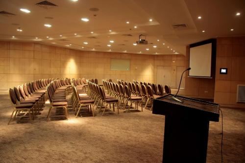 Espace de conférence ou salle de réunion dans l'établissement Radisson Blu Palace Resort & Thalasso, Djerba