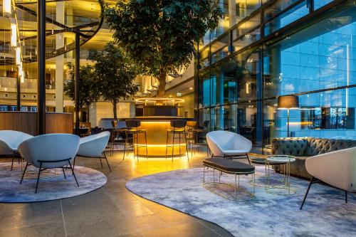 Posezení v ubytování Radisson Blu Hotel Köln
