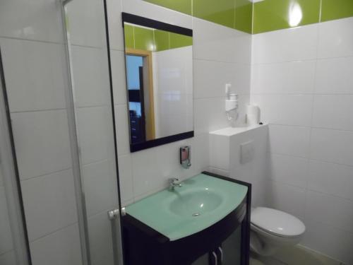 Koupelna v ubytování Hostel DV Morski - z prywatnymi łazienkami
