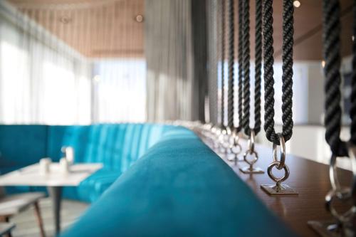Uma área de estar em Radisson Blu Hotel, Larnaca