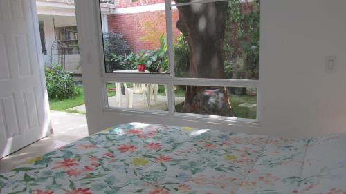 Una cama o camas en una habitación de 50N15 B&B