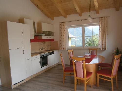 Η κουζίνα ή μικρή κουζίνα στο Landgut Feuersang