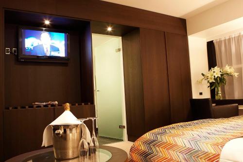 TV a/nebo společenská místnost v ubytování Hotel Svanen, Small Danish Hotels & BW Signature Collection