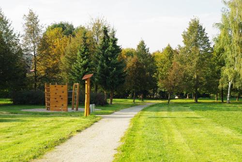 Jardín al aire libre en Hostel Humpolec