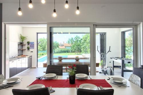 Luxury villa Medulin with pool near the beach , sea view, extra pool heating available