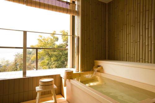 Photo de la galerie de l'établissement Miyajima Grand Hotel Arimoto, à Miyajima