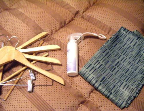 a group of keys and a tag on a strap at Hotel Route-Inn Shin Gotemba Inter -Kokudo 246 gou- in Gotemba