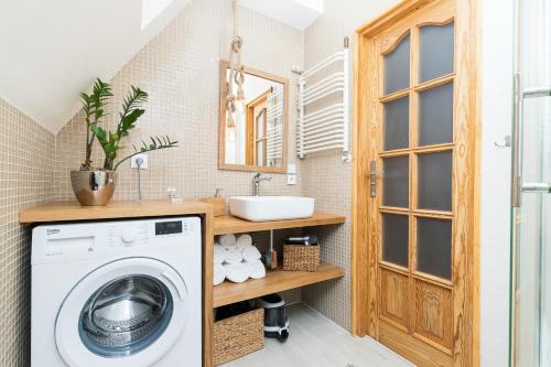 Kúpeľňa v ubytovaní Apartments Old Town Długa by Noclegi Renters