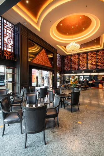 Manhattan Hotel Bangkokにあるシーティングエリア