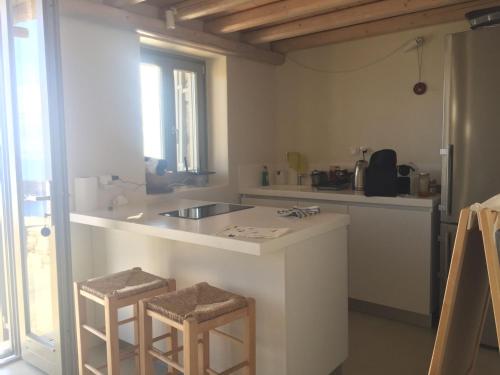 Kuchyň nebo kuchyňský kout v ubytování deep blue villas, Serifos