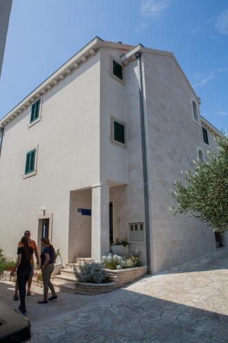 Gallery image of Apartments Agava-Mirjana in Omiš
