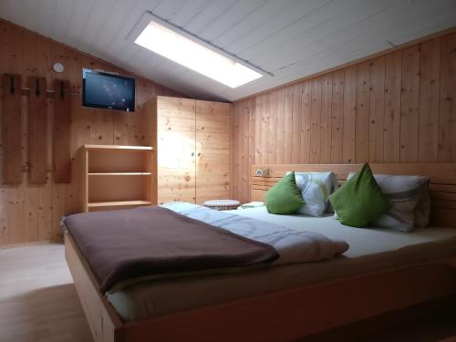 Imagen de la galería de Appartement Catrin mit Wellnessbereich und Aroma-Anwendungen, en Ried im Zillertal