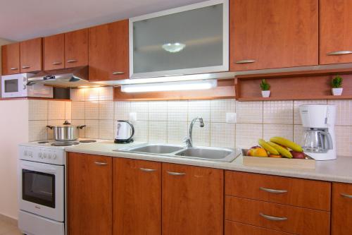 Gargadoros House