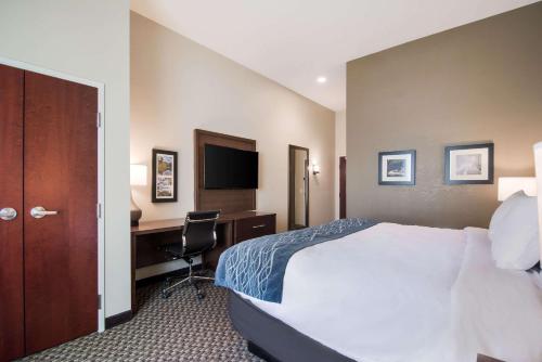 Postel nebo postele na pokoji v ubytování Comfort Inn & Suites Rock Hill Northeast