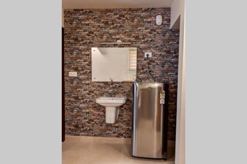 Ένα μπάνιο στο Green Royale Living Spaces - Luxury Serviced Apartments