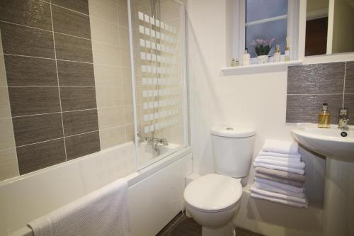 Gallery image of The Warren @ Short Stays in Basingstoke