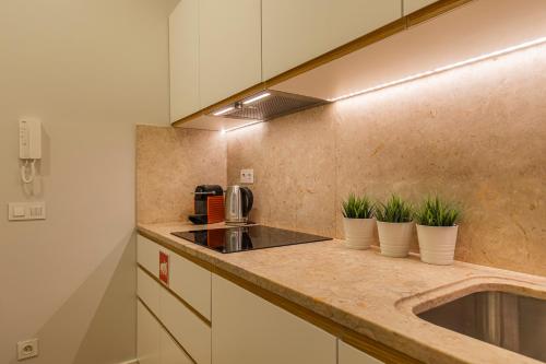 Cucina o angolo cottura di Upscale & Modern 2BDR Apartment