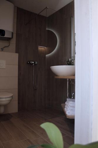 Bilik mandi di Deluxe Apartments Panorama