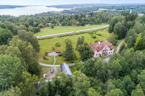 Ett flygfoto av Bergsgården Hotell & Konferens