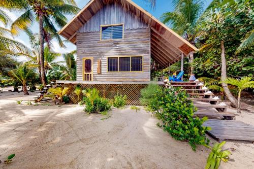 Gallery image of Oceans Edge in Placencia Village