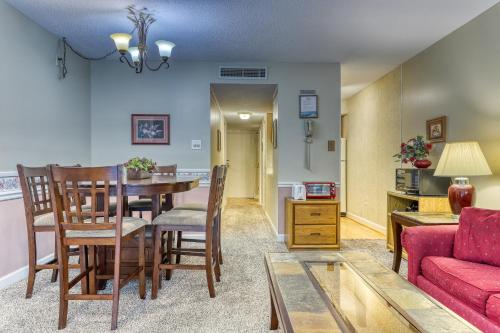 Area soggiorno di Gatlinburg Summit Woods Condo