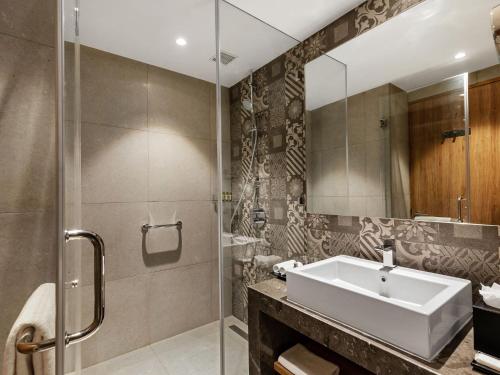 ห้องน้ำของ Grand Mercure Ahmedabad GIFT City - An Accor Hotels Brand