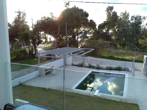 Taman di luar Divine Luxury Apartments