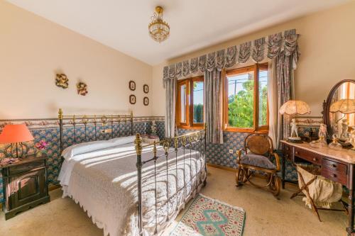 A bed or beds in a room at Villa Tramontana