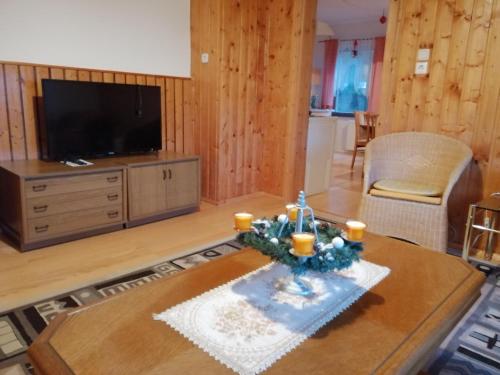 Televisyen dan/atau pusat hiburan di Landhaus am Fritzschberg