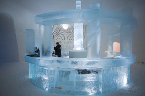 Piscina a Lapland Hotels SnowVillage o a prop