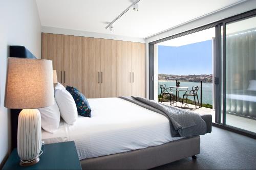 Imagine din galeria proprietății Stylish Apartment With Views Over Bondi Beach din 