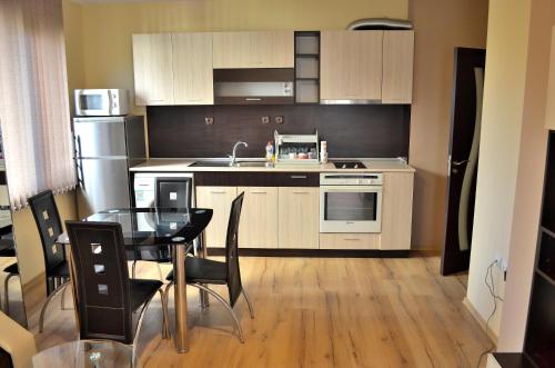 Central Apartment 4 tesisinde mutfak veya mini mutfak