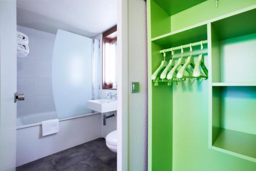 Kúpeľňa v ubytovaní Campanile Vierzon