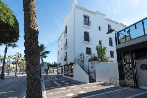 Puerto Banus Frontline Apartment with Amazing Sea Views