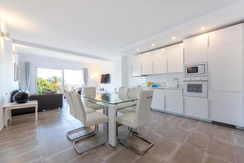 Puerto Banus Frontline Apartment with Amazing Sea Views