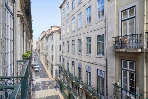 Spacious Apartment in the Perfect Lisbon Location, By TimeCooler