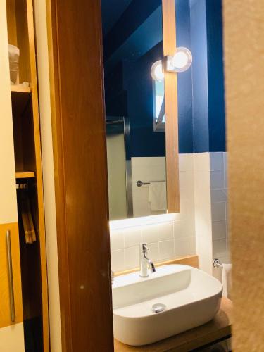 Koupelna v ubytování Hotel Montecarlo - Vista Mare con Area Fitness