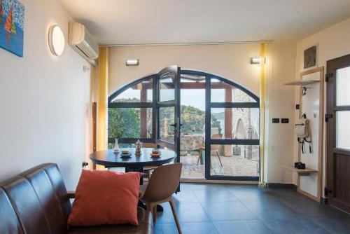 La Casa Ingrid - Beach front Banjole