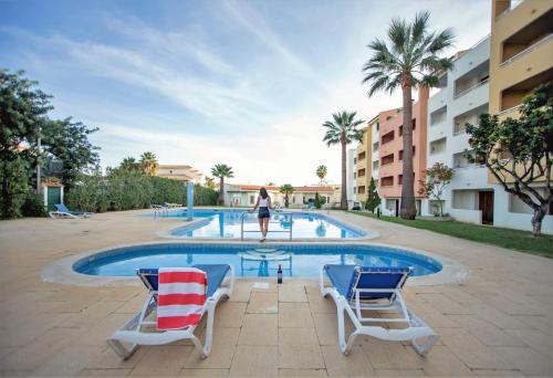 MAIN AVENUE ALBUFEIRA, walk to beach, Old Town, shooping, top location