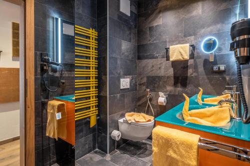 Un baño de The Kaprun Edition - Luxury Chalets & Style Suites