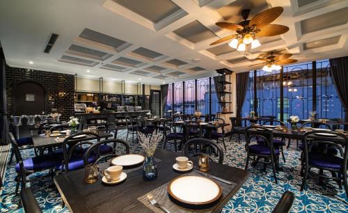 Restoran atau tempat lain untuk makan di Solaria Hanoi Hotel