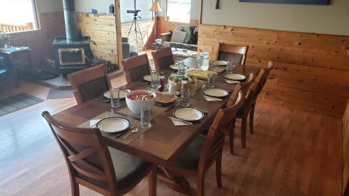 Restoran atau tempat lain untuk makan di Caribou Lodge Alaska